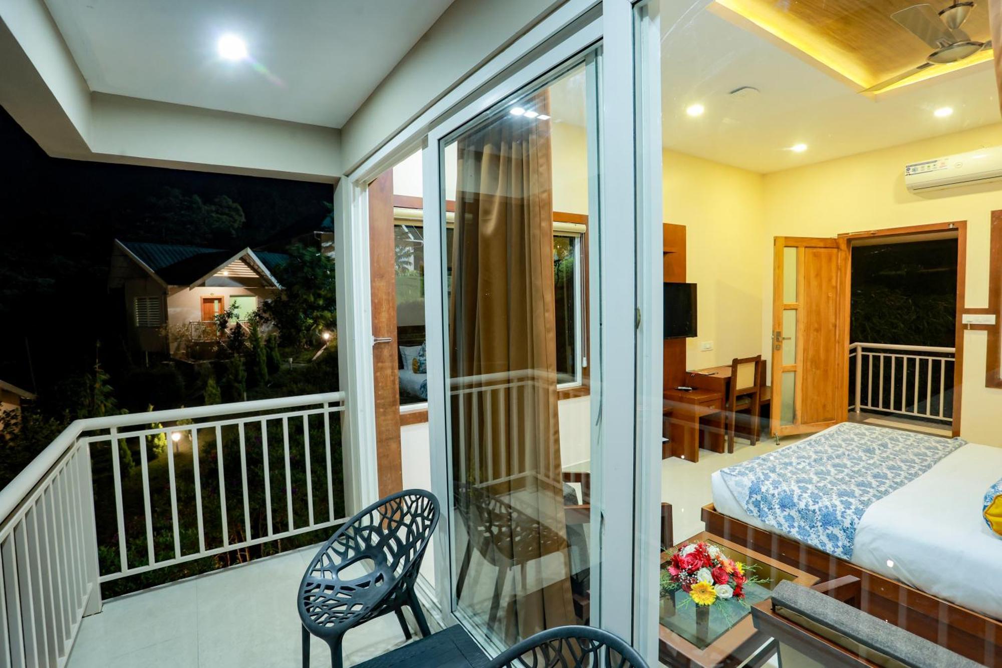 Aveda Munnar Mountains And Mist Hotel Bagian luar foto